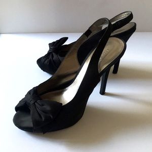 Kelly & Katie Black Satin Bow with Leather Sole Heels Size 7